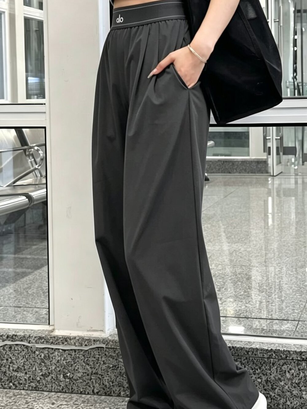 WNT ✨ALO Yoga Suit Up Trouser Dark Grey 🔗 (Regular)Athleisure Pants - Picture 8 of 8